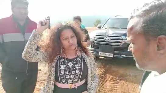 ट्रेनी आईएएस पूजा खेडकर की मां को कोर्ट ने दो दिन की पुलिस कस्टडी में भेजा